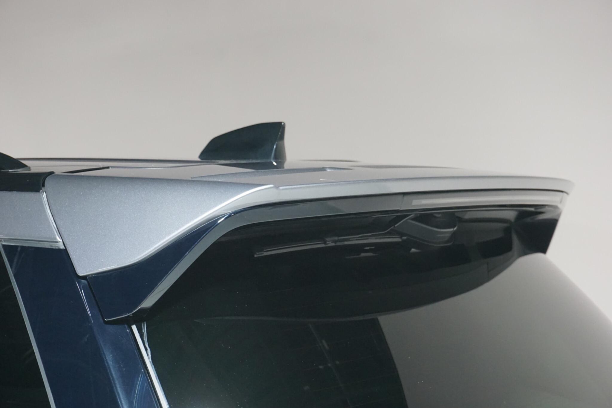 Land Rover Discovery 3.0 D300 MHEV SE SUV 5dr Diesel Auto 4WD Euro 6 (s/s) (300 ps)